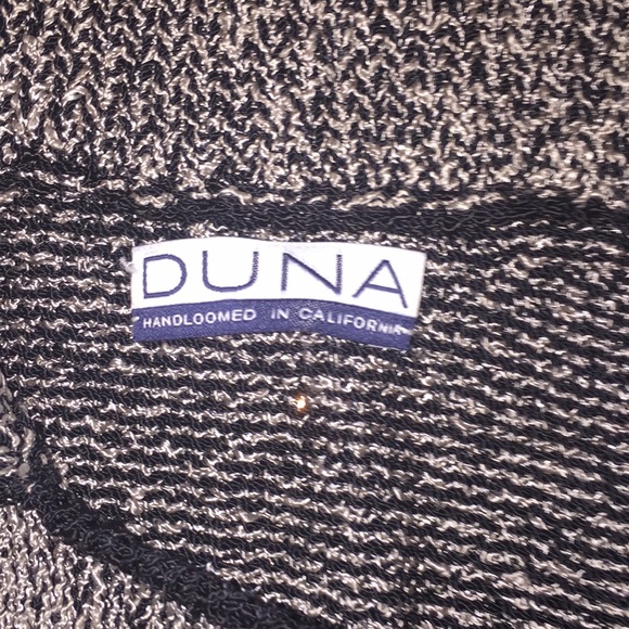 Handloomed beautiful sweater - Picture 2 of 4